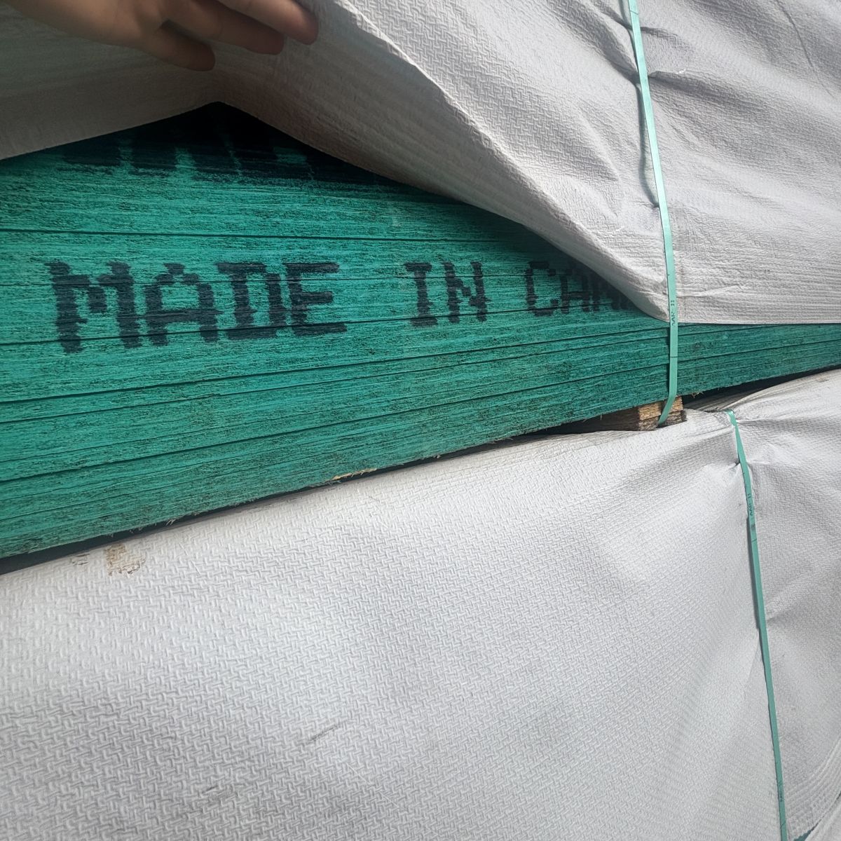 End view showing edge seal color on 7/16-inch 4×10 OSB sheathing at our Boise lumberyard